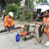 Bảo đảm an toàn hành lang lưới điện ứng phó với mưa bão