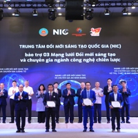 Bài 1: Kết nối, quy tụ tinh hoa người Việt toàn cầu 