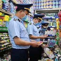 Tăng cường sự lãnh đạo của Đảng, trách nhiệm quản lý của Nhà nước để bảo vệ quyền lợi người tiêu dùng Tăng cường sự lãnh đạo của Đảng, trách nhiệm quản lý của Nhà nước để bảo vệ quyền lợi người tiêu dùng