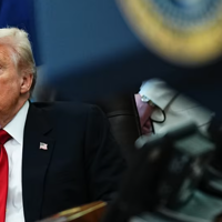 “Cổ tức thuế quan” 2.000 USD cho mọi người Mỹ có khả thi?