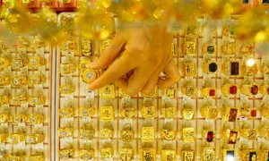 VIDEO: Giá vàng trong nước giảm theo thế giới