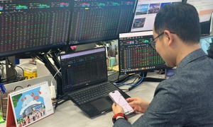  VN-Index kểm định lại ngưỡng 1.700 điểm?