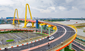 Kinh tế Việt Nam cuối 2025: Giải ngân đầu tư công tạo "độ nảy" cho tăng trưởng