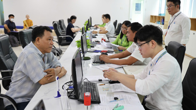 TP. Hồ Chí Minh: Chấn chỉnh tình trạng “cò làm giấy tờ” tại các trung tâm hành chính công