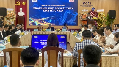 Báo chí và doanh nghiệp đồng hành kiến tạo nền kinh tế tư nhân vững mạnh
