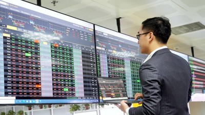 VN-Index đảo chiều ngoạn mục, lập chuỗi 8 phiên tăng liên tiếp