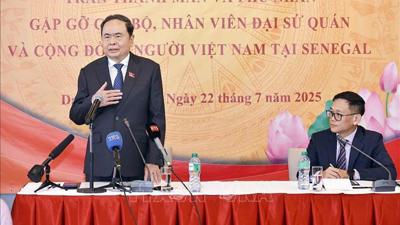 Chủ tịch Quốc hội Trần Thanh Mẫn gặp gỡ cộng đồng người Việt Nam tại Senegal
