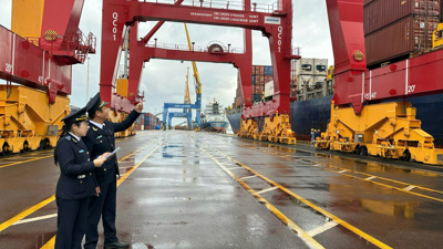 Tìm nguồn tài chính cho doanh nghiệp logistics chuyển đổi xanh