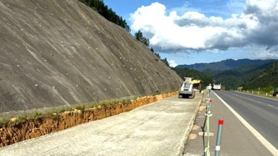 Yêu cầu bổ sung hệ thống báo hiệu khi thi công cao tốc La Sơn – Hòa Liên