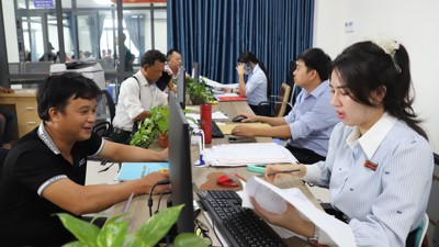 TP. Hồ Chí Minh: Người dân, doanh nghiệp bất ngờ, ấn tượng với “hành chính phục vụ”
