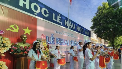 TP. Hồ Chí Minh: Không nhận hoa chúc mừng ngày khai giảng dưới mọi hình thức