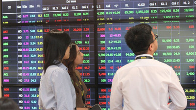 VN-Index phiên 10/9: Rút chân phút cuối, sắc xanh mong manh