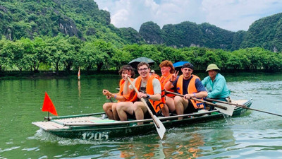Du lịch Việt tăng trưởng ấn tượng, đóng góp tích cực cho kinh tế