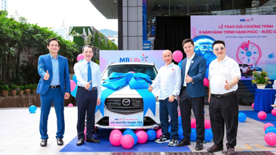 Bảo hiểm MB Life trao thưởng xe ô tô cho khách hàng quay số may mắn đợt 1