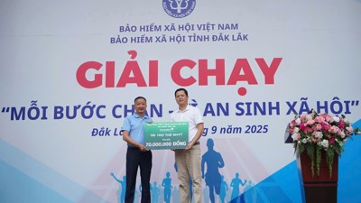Đắk Lắk: Chạy bộ đóng góp 224 triệu đồng mua sổ bảo hiểm xã hội tặng người khó khăn