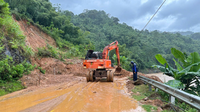 Bão số 10 gây thiệt hại nặng nề cho hạ tầng giao thông