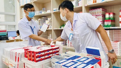 Không để xảy ra thiếu thuốc, tăng giá đột biến do ảnh hưởng bão lũ