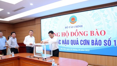 Bộ trưởng Nguyễn Văn Thắng kêu gọi toàn ngành Tài chính ủng hộ đồng bào bị thiệt hại do bão số 10
