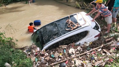 PTI tiếp nhận hơn 200 vụ tổn thất sau bão số 10