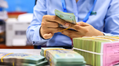 Cuối năm, dòng tín dụng hướng mạnh vào doanh nghiệp sản xuất và lĩnh vực ưu tiên