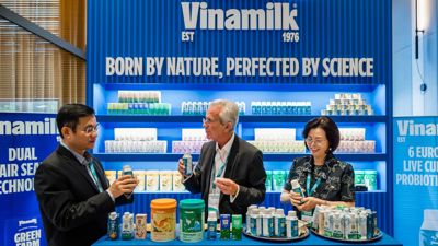 Vinamilk chốt chi 2.850 đồng cổ tức tiền mặt, 2 doanh nghiệp khác cùng hành động