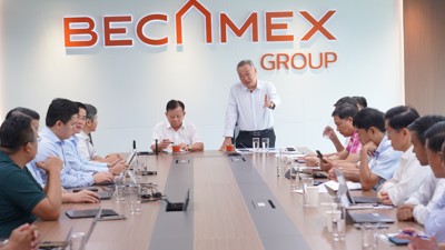 Đảm bảo cung cấp điện cho các khu công nghiệp của Becamex là trách nhiệm của EVNHCMC vì sự phát triển chung của thành phố