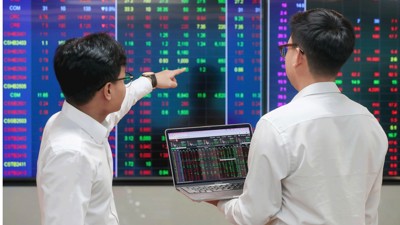 Áp lực vốn hóa lớn, VN-Index kiểm định lại đỉnh cũ
