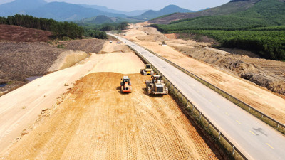 Cải cách thể chế: "Gỡ" nút thắt, "khơi" dòng vốn đầu tư công