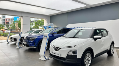 Người tiêu dùng Việt Nam ngày càng ưa chuộng xe điện, song vẫn lo ngại về hạ tầng sạc