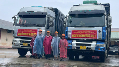 Khẩn trương xuất cấp 300 tấn lương thực và nhiều vật tư, thiết bị dự trữ quốc gia hỗ trợ TP. Huế  Khẩn trương xuất cấp 300 tấn lương thực và nhiều vật tư, thiết bị dự trữ quốc gia hỗ trợ TP. Huế