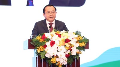 Thứ trưởng Bộ Tài Chính Lê Tấn Cận: Trung thực, minh bạch thông tin là nền tảng của niềm tin Thứ trưởng Bộ Tài Chính Lê Tấn Cận: Trung thực, minh bạch thông tin là nền tảng của niềm tin