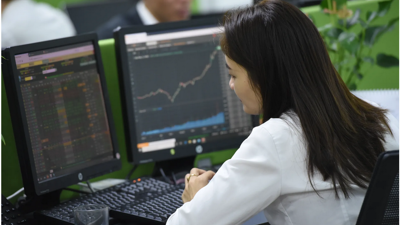 Sau mùa báo cáo, dòng tiền trở lại giá trị thực Sau mùa báo cáo, dòng tiền trở lại giá trị thực