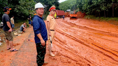 Nỗ lực khắc phục hậu quả mưa lũ tại Trung Bộ Nỗ lực khắc phục hậu quả mưa lũ tại Trung Bộ