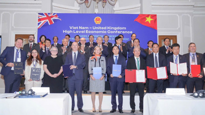 KPMG Việt Nam và ACCA ký kết hợp tác chiến lược hỗ trợ phát triển Trung tâm Tài chính Quốc tế Việt Nam  KPMG Việt Nam và ACCA ký kết hợp tác chiến lược hỗ trợ phát triển Trung tâm Tài chính Quốc tế Việt Nam