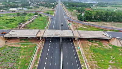 Đồng Nai: Đẩy mạnh giải ngân vốn đầu tư công giai đoạn nước rút Đồng Nai: Đẩy mạnh giải ngân vốn đầu tư công giai đoạn nước rút