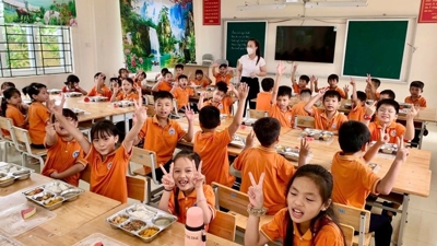 Siết chặt an toàn thực phẩm học đường và bếp ăn tập thể Siết chặt an toàn thực phẩm học đường và bếp ăn tập thể