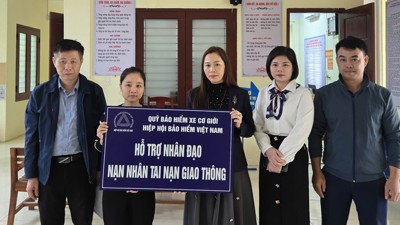 Chung tay xoa dịu nỗi đau sau tai nạn giao thông Chung tay xoa dịu nỗi đau sau tai nạn giao thông