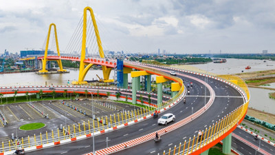 Kinh tế Việt Nam cuối 2025: Giải ngân đầu tư công tạo "độ nảy" cho tăng trưởng Kinh tế Việt Nam cuối 2025: Giải ngân đầu tư công tạo "độ nảy" cho tăng trưởng