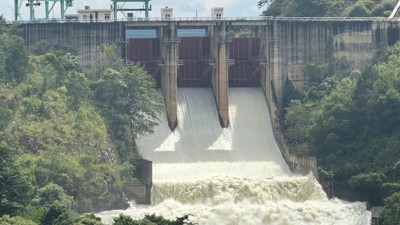 Xả tràn 20 thủy điện để giảm lũ, khôi phục cấp điện trước 10/11 Xả tràn 20 thủy điện để giảm lũ, khôi phục cấp điện trước 10/11