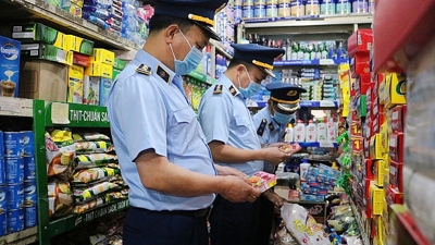 Tăng cường sự lãnh đạo của Đảng, trách nhiệm quản lý của Nhà nước để bảo vệ quyền lợi người tiêu dùng