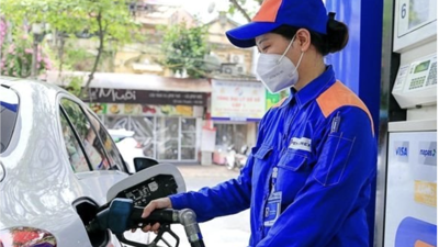 Ngày mai (13/11), dự báo giá xăng giảm, giá dầu tăng