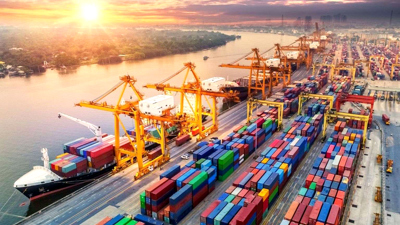 EMAGAZINE: Hàng xuất khẩu Việt trước “bão” phòng vệ thương mại