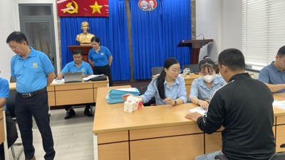 TP. Hồ Chí Minh: Tống đạt 118 quyết định thi hành án doanh nghiệp nợ bảo hiểm xã hội TP. Hồ Chí Minh: Tống đạt 118 quyết định thi hành án doanh nghiệp nợ bảo hiểm xã hội