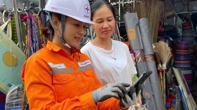 EVNNPC: Sản lượng điện thương phẩm tháng 10 đạt 9,19 tỷ kWh EVNNPC: Sản lượng điện thương phẩm tháng 10 đạt 9,19 tỷ kWh
