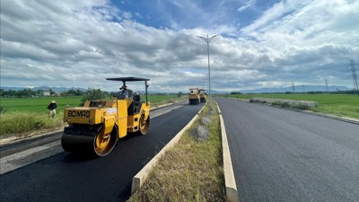 “Dồn sức” giải ngân vốn đầu tư công chặng nước rút “Dồn sức” giải ngân vốn đầu tư công chặng nước rút