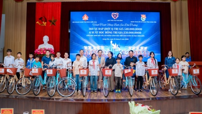 Hội Doanh nhân Thái Bình miền Nam trao tặng 500 xe đạp "Nâng bước em đến trường" Hội Doanh nhân Thái Bình miền Nam trao tặng 500 xe đạp "Nâng bước em đến trường"
