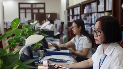 Bài 1: Sắp xếp, tinh gọn bộ máy, hỗ trợ chính quyền địa phương 2 cấp