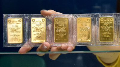 VIDEO: Thị trường vàng hạ nhiệt: Liệu có phải tín hiệu cảnh báo bong bóng niềm tin?