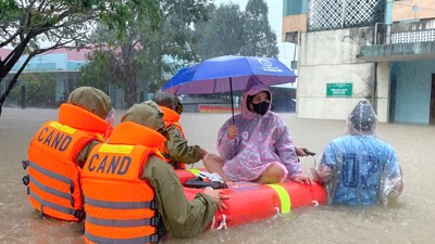 Đắk Lắk: Thông tin “sập nhà lầu, hàng chục người chết” do lũ là bịa đặt