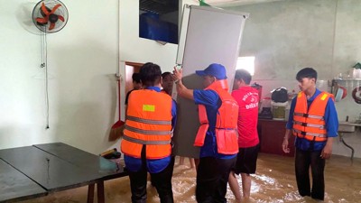 Khánh Hòa hỗ trợ hộ dân bị sập nhà do mưa lũ 60 triệu đồng 